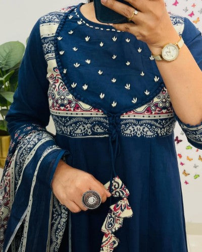 Beautiful Anarkali Heavy Suit