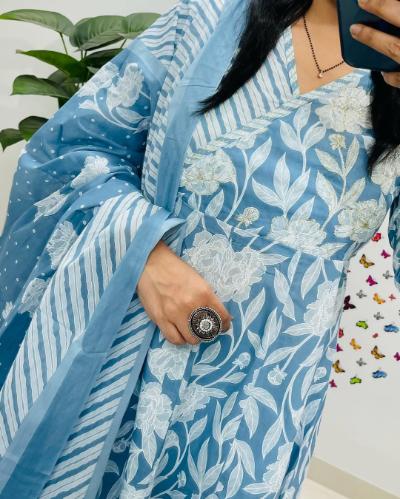 Floral Print Idaho Pattern Suit